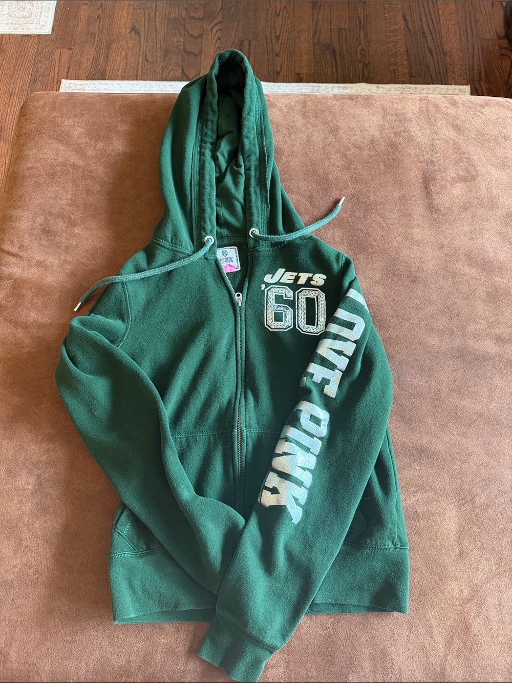 Women’s sparkly jets zip up